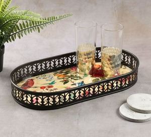 Élégante assiette de service en porcelaine fabriquée à la main, technique émaillée de couleur, affiche de fête contemporaine, style de salon - Product Image 2