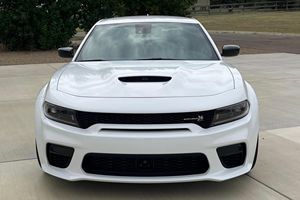 Dodge Charger Swin-ger Edición Especial 2023, Paquete Widebody, Limpio por Dentro y por Fuera - Product Image 2