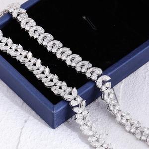 Collier en argent sterling 925 plaqué or blanc avec moissanite, bijoux fins, largeur personnalisée 15 mm, cadeaux pour femmes, bracelet - Product Image 1