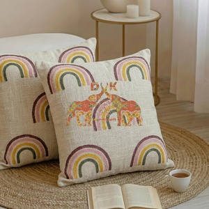Funda de Cojín Decorativa Hecha a Mano con Estampado de Arcoíris en Algodón Boho, Textil para el Hogar para Uso en Hoteles - Product Image 5