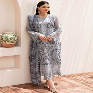 Colección de Vestidos de Fiesta Pakistaníes de Chifón para Mujer, Conjunto de 3 Piezas, Ramsha Sari, Vestidos Largos Bordados para Niñas, Diseño Étnico Moderno - Product Image 4