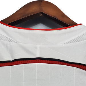 Maillot de football rétro des années 90 personnalisé en gros, maillot de football vintage de haute qualité avec impression de nom, service OEM supérieur - Product Image 5