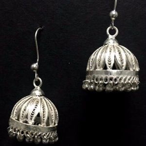 ต่างหูสตั๊ดเกรดสูงที่แกว่งไปมาได้อย่างสง่างาม-21มีประกายระยิบระยับส่งตรงจากผู้ผลิตอินเดีย - Product Image 1