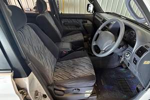 Toyota Land Cruiser Prado TX 1998 d'occasion, boîte manuelle 5 vitesses, moteur turbodiesel, 4x4, SUV japonais, marché américain Titre - Product Image 5