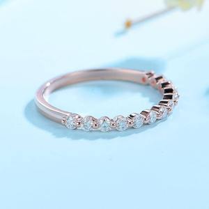 Anillo de Diamante Moissanita de 2 Quilates Personalizado de Fábrica, 5 mm, Oro Amarillo y Blanco de 18K, Anillo de Joyería para Boda, Aniversario o Fiesta - Product Image 3