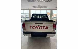 HI LUX Usado de Segunda Mano, Transmisión de Cuatro Ruedas, Modelo 2023, Gasolina, Volante a la Izquierda, Asientos de Cuero, Interior Oscuro, Control de Crucero ACC - Product Image 5