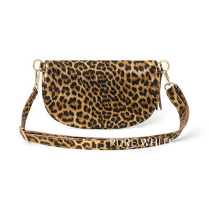 Sac banane bandoulière en cuir italien imprimé léopard - Product Image 2