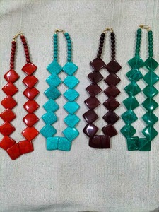 Collier artisanal à perles avec chaîne en corde et perles en résine d'Inde, style classique pour femmes, JAVED HANDICRAFTS, vente en gros - Product Image 5