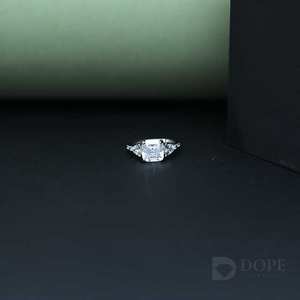 Anillo de diamantes esmeralda de moda con diseño adorable en oro de Plata de Ley 925 para regalo de cumpleaños - Product Image 2