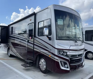 Autocaravanas Usadas Fleetwood Bounder Clase A, Super Limpias, en Excelentes Condiciones, Años 2021, 2022, 2023 y 2024, 100% en Buen Estado, para Aventuras al Aire Libre - Product Image 3