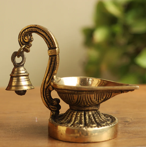 Campana de pavo real Ahkand Jyoti Diya en latón macizo con soporte, la última Jyoti Diya religiosa a precios mayoristas y directa de fábrica - Product Image 5