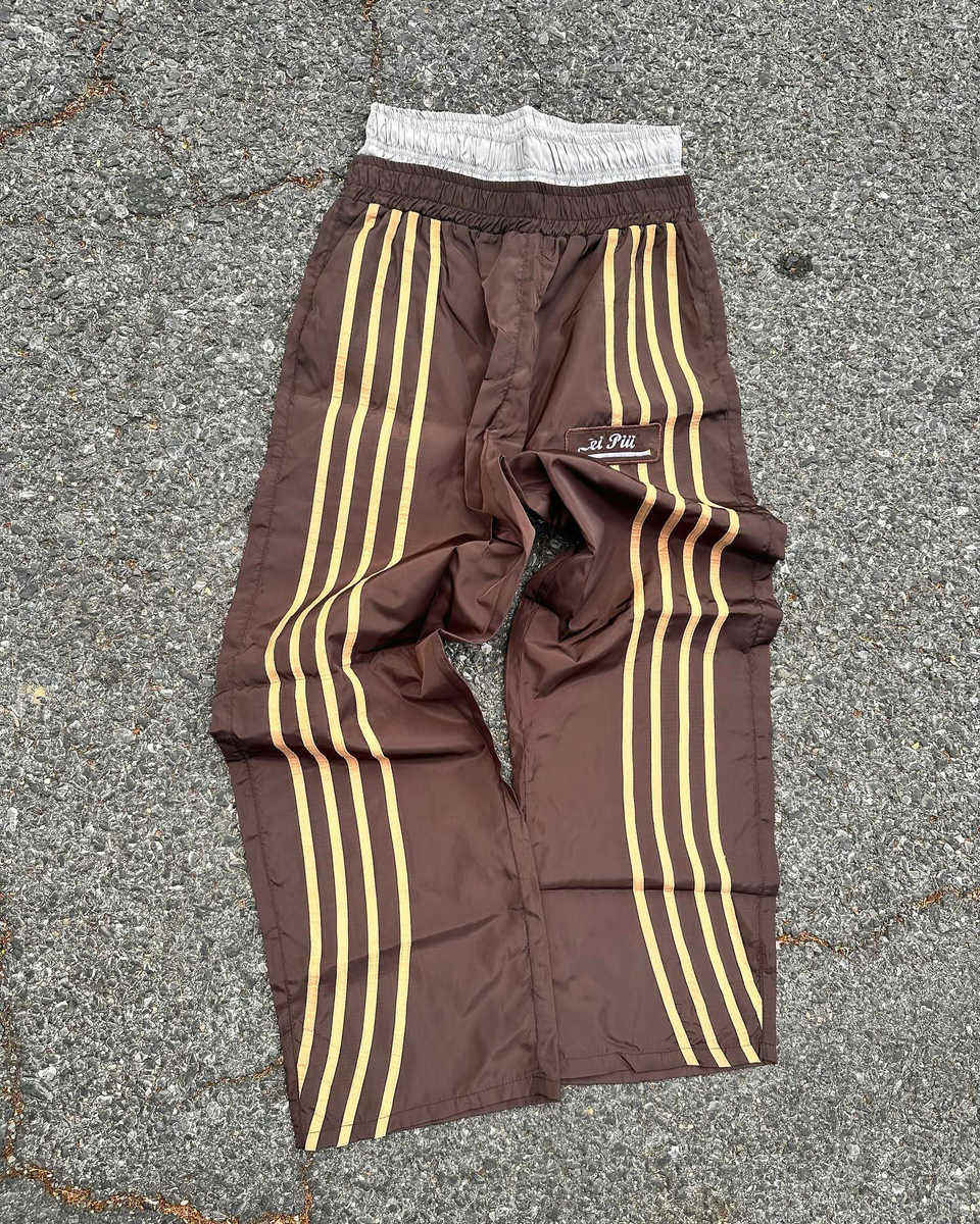 สีน้ำตาล