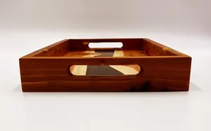 Bandejas de madera modernas con acabado de resina perfectas para servir bebidas y aperitivos con un toque elegante disponible para exportación mundial - Product Image 2