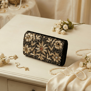 Pochette à fermeture brodée Meher Bloom Zardozi - Product Image 5