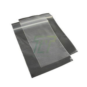 Sac en plastique PE transparent à fermeture éclair avec logo personnalisé pour le stockage durable des vêtements de la maison - Product Image 1