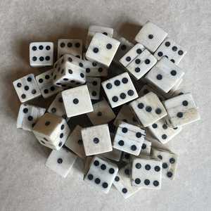 Dés de luxe en os de buffle et de chameau polyédriques à cinq faces 5mm accessoire de jeu de société de dés de jeu à six faces - Product Image 2