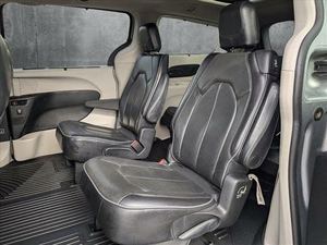 CHRYSLER PACIFICA LIMITED FWD 2019 d'occasion, conduite à gauche/droite - Product Image 3