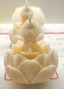 Velas de soja esculpidas florales en fragancias personalizadas, ideales para interiores modernos y rituales de bienestar velas perfumadas con tema budista - Product Image 5