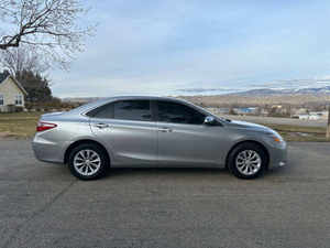 Toyota Camry LE 4 portes berline 2015 d'occasion, conduite à gauche, transmission intégrale, sièges en cuir, sans accident, vente rapide, prix de gros abordable - Product Image 3