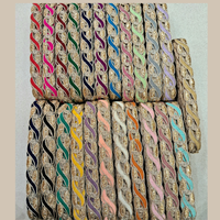 Dentelle brodée de sequins multicolores Conifer |   Bordure de sari florale arc-en-ciel de 9 mètres |   Sacs festonnés écologiques et durables en gros