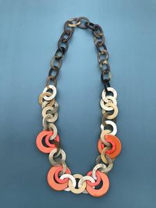 Collar de Lujo Hecho a Mano con Cuerno de Búfalo, Joyería Natural y Sostenible para Mujer, Alta Calidad - Product Image 4