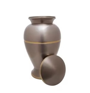 Urne décorative de style américain de qualité supérieure pour les cendres humaines Urnes de crémation en métal des arts indiens accrocheuses Vente chaude - Product Image 3