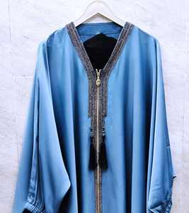 Ropa musulmana tradicional islámica elegante y modesta para mujer, cremallera abierta Premium, hermoso estilo Abaya Dubai, accesorio incluido - Product Image 1