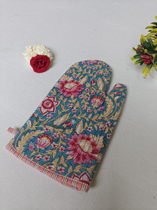 Light Reversible Hand Block Printed Cotton Quilted <b>Oven</b> <b>Mitts</b> Piping Edge Square Shape Eco-Friendly Durable Dishwasher Safe Home - Product Image 2