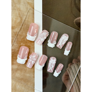 Uñas Postizas con Diseño Esculpido en Tono Perla, Decoración de Uñas Única con Diseño Esculpido - Product Image 1