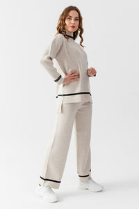 Ensemble élégant pour femmes en tricot rayé sport deux pièces, pull à manches longues surdimensionné et pantalon pour le yoga et la marche quotidiens - Product Image 2