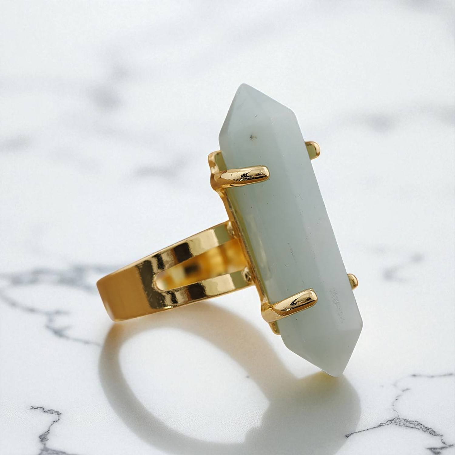 แอมะซอไนต์