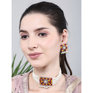 Petit collier ras du cou carré vintage mignon Moti Orange Marron en alliage de zinc avec chaîne à maillons, orné de diamants et de perles, idéal pour mariages et soirées - Product Image 4