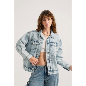 Chaqueta vaquera Últimos diseños Mujeres Jean Denim Coat Biker Chaquetas Nueva chaqueta vaquera con dobladillo deshilachado con estilo para niñas al por mayor - Product Image 1