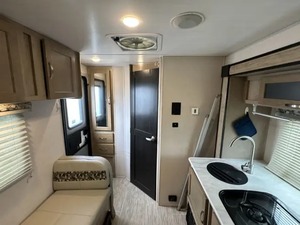 F-o-r-e-s-t River R-Pod 180 d'occasion 2019 prêt à la vente - Product Image 3