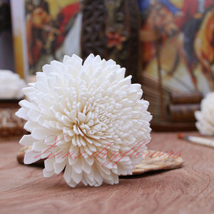 Fabricant indien de fleurs artificielles en bois de sola faites à la main - Décoration de Noël pour la maison, tailles personnalisables 6, 8, 10 cm - Product Image 1