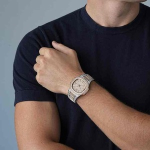 นาฬิกาข้อมือผู้ชายทรงสี่เหลี่ยมหรูหรา ตัวเรือนสแตนเลสสตีลเคลือบทองชมพู ประดับเพชรโมอิสซาไนต์ VVS ผลิตในห้องปฏิบัติการ ดีไซน์ทันสมัย ระบบอัตโนมัติ กระจก - Product Image 1