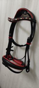 Banda de cejas de cristal de piedra de diseñador y relleno rojo con riendas Web Brida de cuero de doma disponible en la India. - Product Image 4