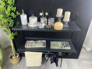 Étagères flottantes en acier thermolaqué, étagères d'angle suspendues, étagère de rangement pour couloir, porte-serviettes de salle de bain, salon, villa, hôtel - Product Image 5