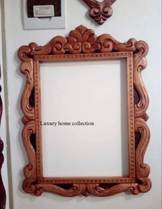 Cadre de miroir en bois de ferme avec finition de peinture en détresse et touche rustique pour une apparence d'entrée charmante - Product Image 3