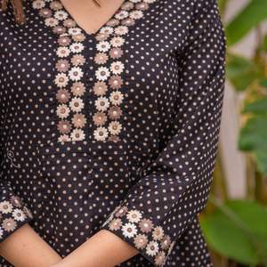 Top Corto de Moda para Mujer, de Algodón, Versátil, Holgado, Suave, Transpirable, para Uso Diario, Estilo Moderno, Cómodo y Casual, Prenda de Tendencia - Product Image 5