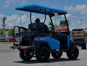 Voiture de golf électrique confortable à 4 places, nouvelle conception, batterie au lithium, autonomie de 50 miles, fonctionnalités avancées pour les sorties en groupe familial - Product Image 2