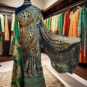 Saree élégant traditionnel indien en satin avec chemisier résistant aux taches en soie vêtements traditionnels indiens et pakistanais - Product Image 1