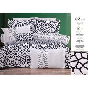 Juego de Ropa de Cama Nupcial Bella Home de 10 Piezas en Blanco y Azul Marino con Diseño de Piedras - Product Image 1