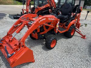 Venta al por Mayor de Alta Calidad: Cargadora Retroexcavadora con Caja de Cambios BX23S 4WD Diésel de 60HP, Mini Bomba Agrícola, 3 Años de Garantía - Product Image 6