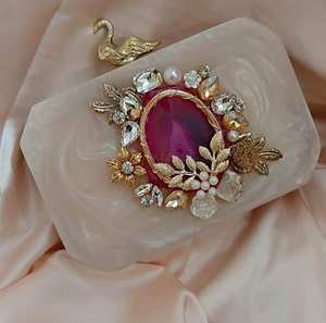 Pochette de type personnalisé en résine artisanale indienne pour femme - Product Image 5