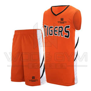 Uniformes Deportivos de Baloncesto Personalizados al por Mayor, 100% Poliéster, Transpirables, de Secado Rápido y Duraderos, Diseño Personalizado del Fabricante - Product Image 3