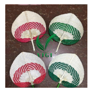 Abanico de mano de hoja de palma natural: sostenible, decorativo, de muchos colores - Product Image 1