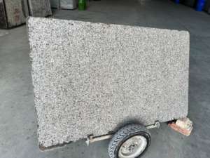 Dalle de granit flammé poli vert Devra à faible entretien Design moderne pour villa occupée et espaces de bureau - Product Image 2