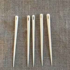 Agujas de hueso de búfalo pulidas hechas a mano indias suministros para manualidades de tejer ecológicos - Product Image 1