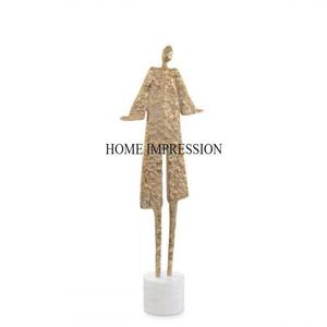 Suministro directo de fábrica Venta caliente de alto grado chapado en oro de aluminio fundido figura humana diseñador esculturas de lujo de la India - Product Image 4